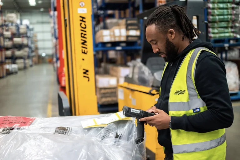 Warehouse Operative Jobs in the UK for Foreign Workers