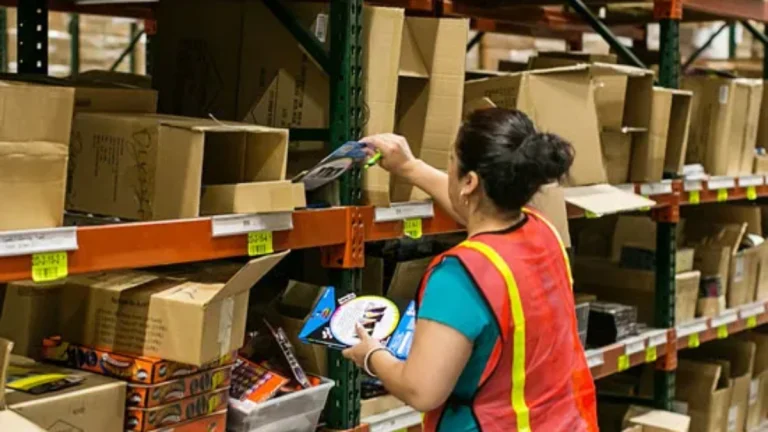 Warehouse Picker and Packer Jobs in the USA for Foreign Workers